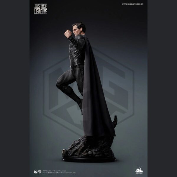 QUEEN STUDIOS: Superman (Henry Cavill) Black Suit (Premium Version) 1/3 Scale Statue