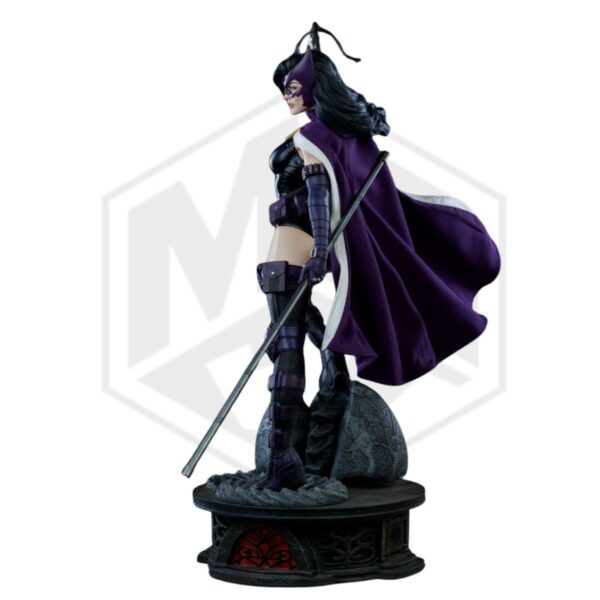 26 Sideshow Collectibles: Huntress Premium Format Figure