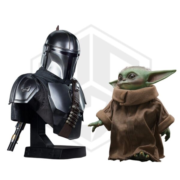 SIDESHOW: The Mandalorian - Din Djarin & HOT TOYS: The Mandalorian – Life-Size Grogu Figure