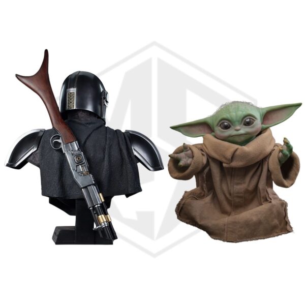SIDESHOW: The Mandalorian - Din Djarin & HOT TOYS: The Mandalorian – Life-Size Grogu Figure