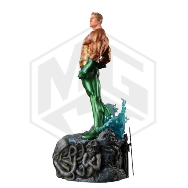 4 Legendary Beast Studios: AQUAMAN 1/3 SCALE PRESTIGE SERIES – REGULAR EDITION