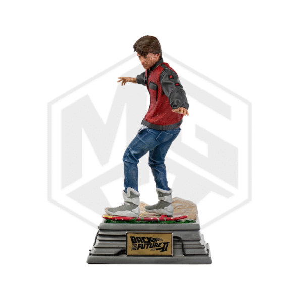 Iron Studios: Marty Mcfly on Hoverboard Art Scale 1/10