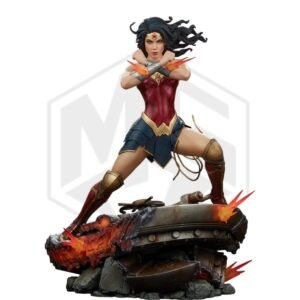 Sideshow Collectibles - Wonder Woman Saving the Day Sideshow Collectibles - Wonder Woman Saving the Day
